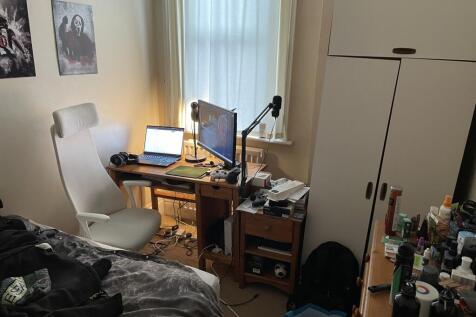 bedroom 2 &#64; 30 mayfa