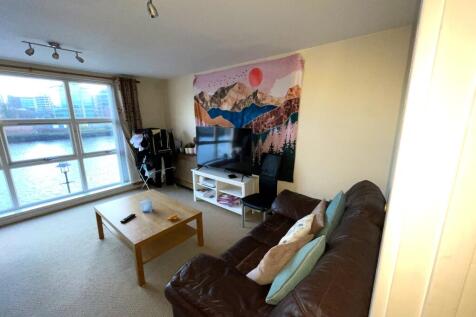 lounge @ 10 mariners