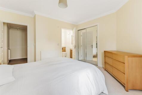 Bedroom One (2).jpg