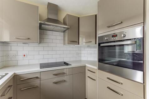 Kitchen (2).jpg