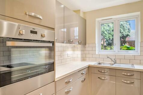 Kitchen (3).jpg