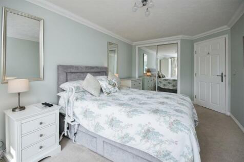 Bedroom (3).jpg