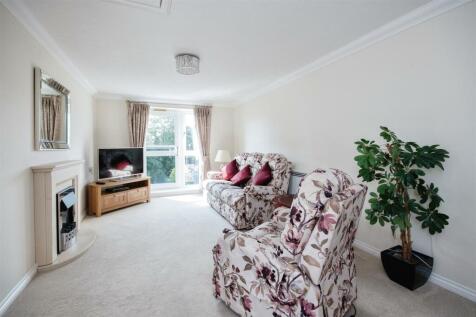 Living Room.jpg