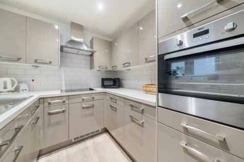 Kitchen (2).jpg