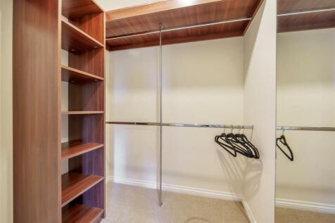 Walk In Wardrobe.jpg