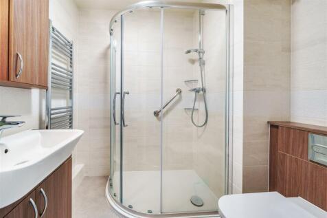 Shower Room.jpg