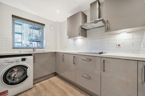Kitchen (2).jpg