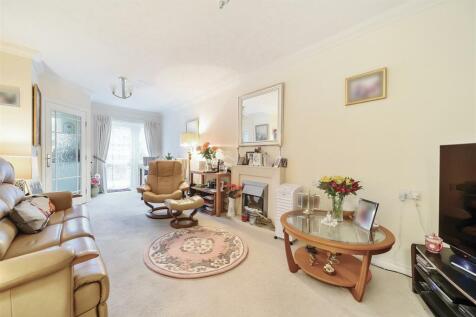 Living Room.jpg