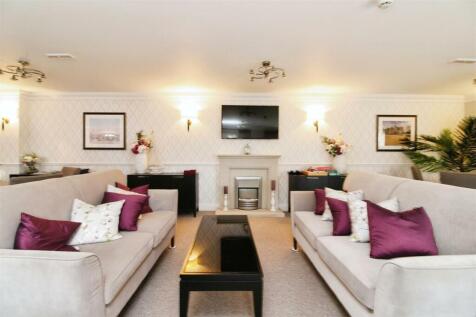 Owners Lounge B.jpg