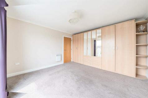 Bedroom B.jpg