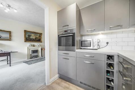 Kitchen (2).jpg