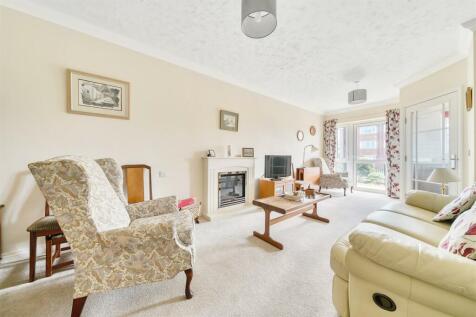 Living Room 2.jpg