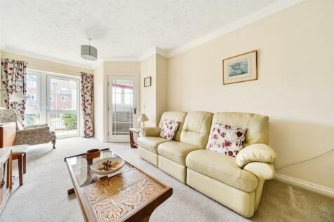 Living Room.jpg