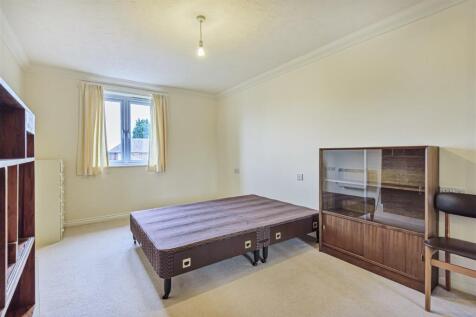 Bedroom One.jpg
