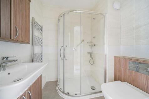 Shower Room.jpg