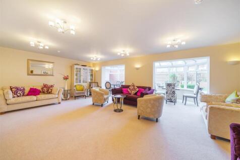 Owners Lounge.jpg