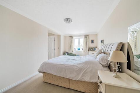 Bedroom One (2).jpg