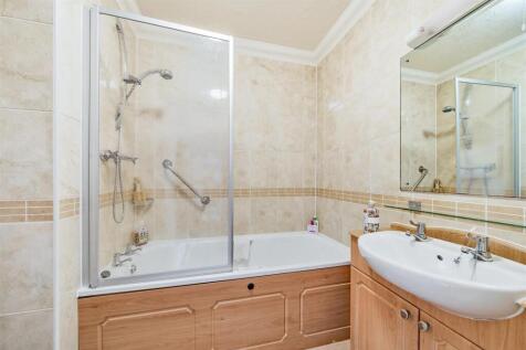 Bathroom.jpg