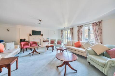 Owners lounge.jpg
