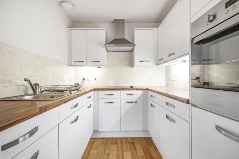 Kitchen (2).jpg