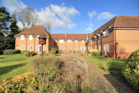 Rear of Gidea Lodge.jpg