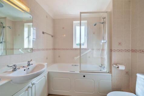 Bathroom.jpg