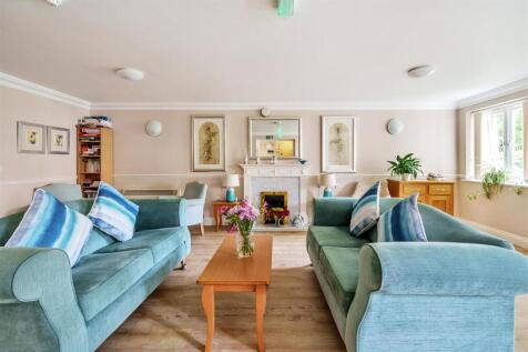Communal Lounge (2).jpg