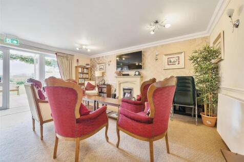 Owners Lounge.jpg