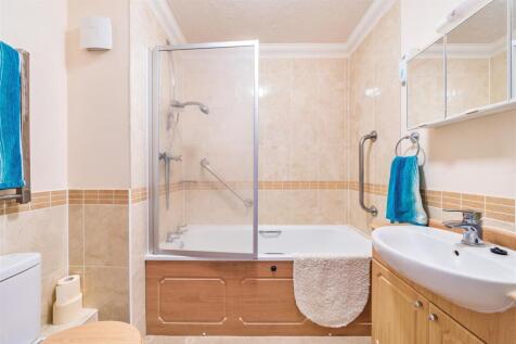 Bathroom.jpg