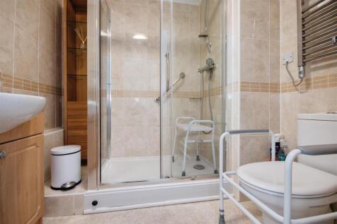Shower Room.jpg