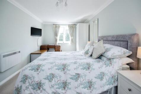 Bedroom (2).jpg