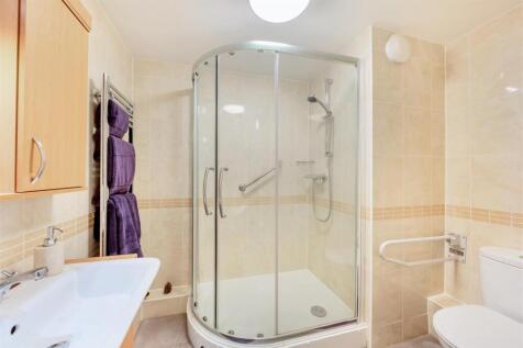 Shower Room.jpg
