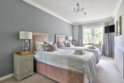 Guest Suite 1.jpg