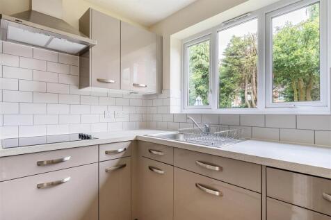 Kitchen 2.jpg