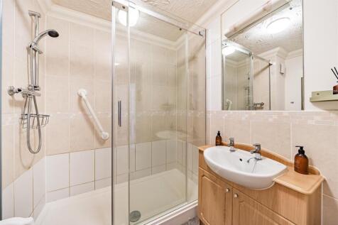 Shower Room.jpg