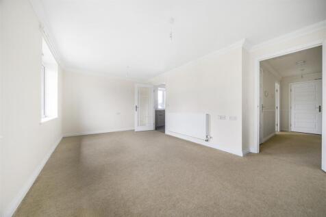 Lounge to Kitchen.jpg