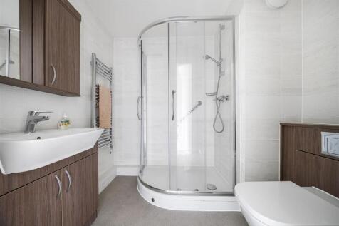 Shower Room.jpg