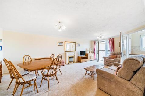 Living Room.jpg