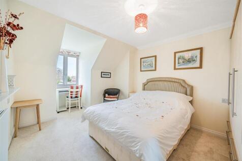 Bedroom One.jpg