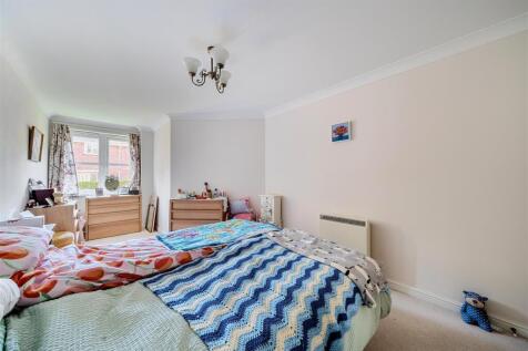 1358106-9-68d1105e924db.jpg