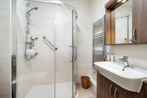 Shower Room.jpg