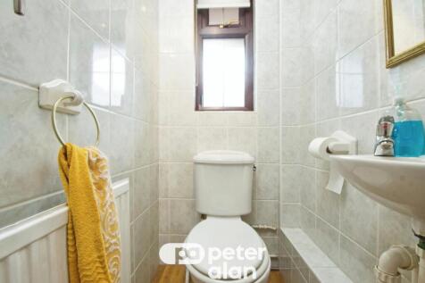 Cloakroom/wc