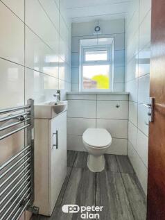 Cloakroom/wc