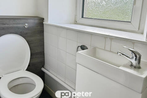 Cloakroom/wc