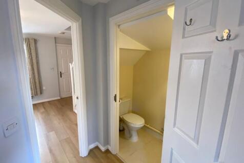 Cloakroom/wc