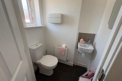 Cloakroom/wc
