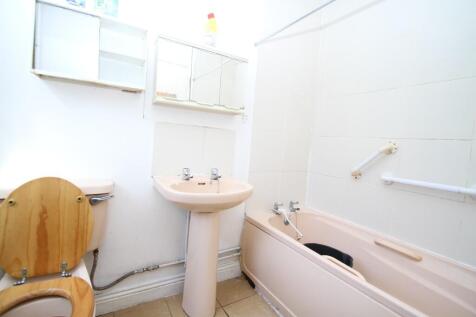 G/floor Bathroom
