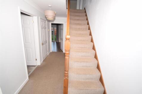 43 railway drive (3).JPG