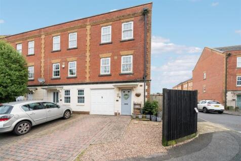 90, St. Georges Drive78.jpg