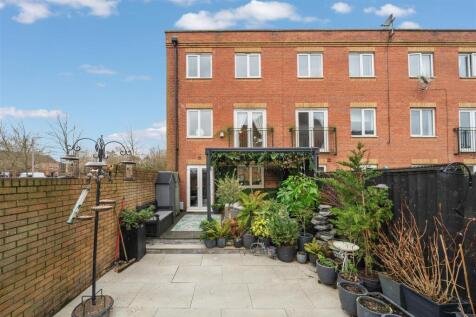 90, St. Georges Drive76.jpg